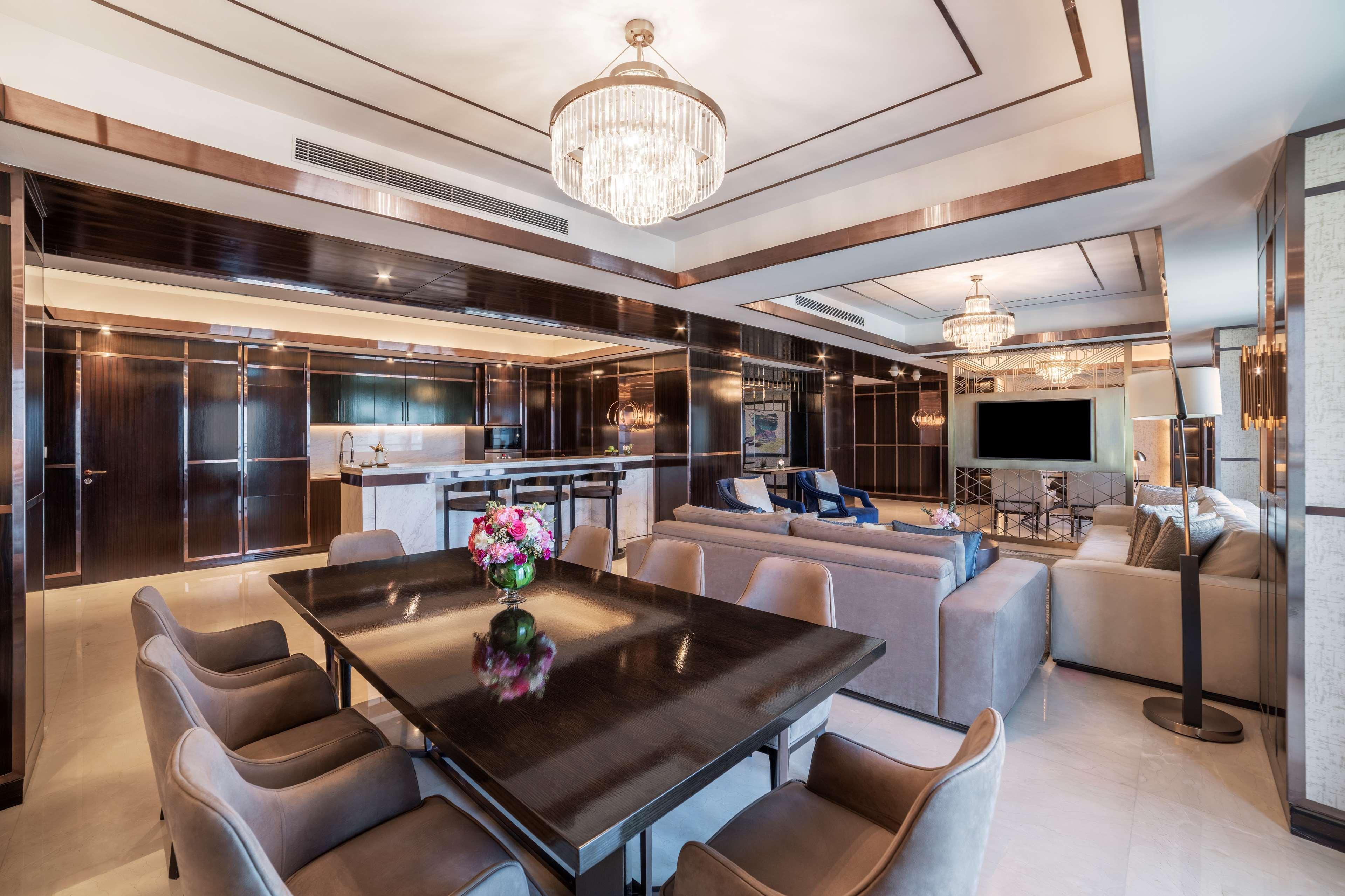 Hotel Hilton Doha The Pearl Exteriér fotografie The interior of the Presidential Suite